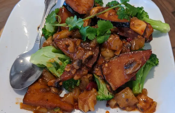 Golden Lotus Vegetarian Restaurant