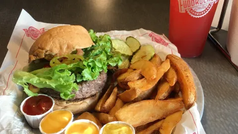 Fuddruckers in 허시