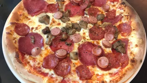 Halo Pizza 33 in Koper