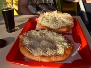 Langos es Palacsinta