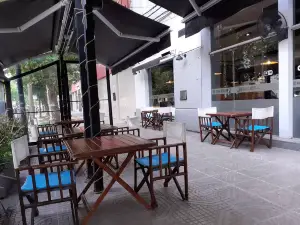Racing Resto Bar