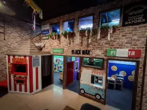 Meeple Play Cafe & Bar