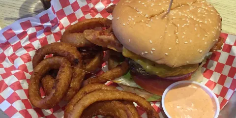 Murray's Saloon & Eatery