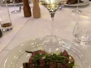 Y-WON Bar & Grill