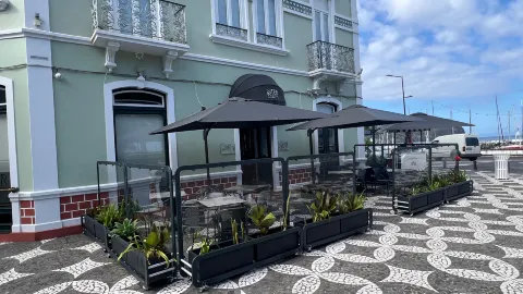 Café Internacional - Restaurant in ファイアル島