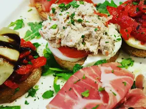 Vincenzo's Italian Restaurant & Gelato