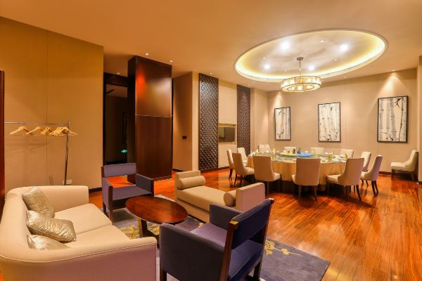 绿地铂瑞酒店·西餐厅(棋盘山店)