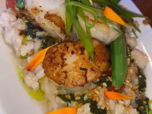 Ona Restaurant & Lounge