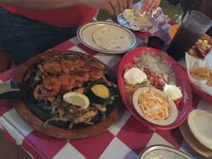 Los Reyes Grill Llc