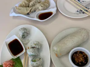 Mei Thai Restaurant & Sushi Bar