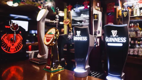 Bulldog Pub in เมอร์มันสค์