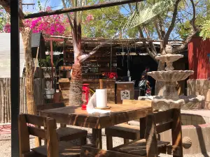 JR'S & GEORGE'S Restaurant y Parque de Diversiones