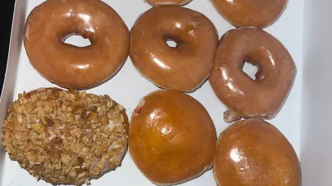Krispy Kreme Doughnuts in ดุลูท