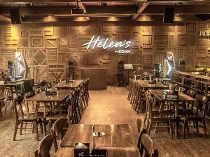 HW Helen's Live Bar Medan