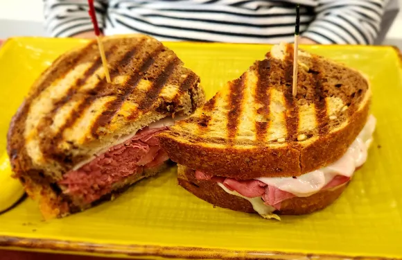Yvette's Cafe