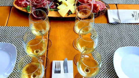 Konoba Kraljevski Vinogradi in Petrcane
