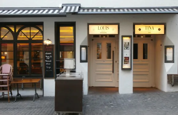 Tina Bar
