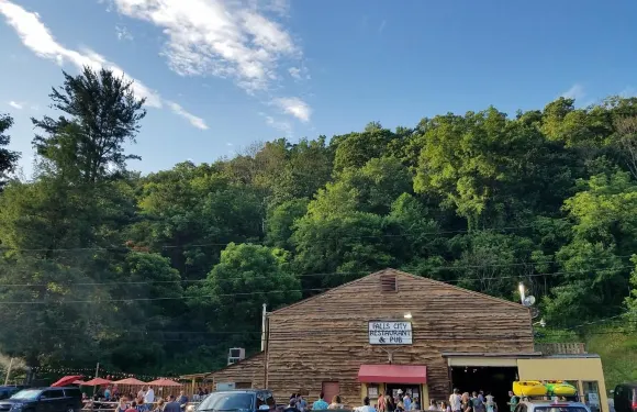 Falls City Restaurant and Pub
