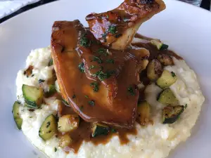 Flatiron Kitchen + Taphouse