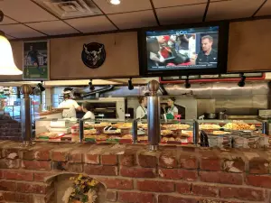 Lione's Pizza Restaurant & Bar