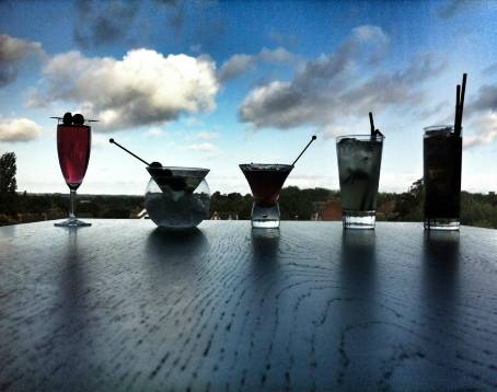WV1 Bar & Grill