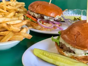 Happy Burger
