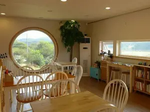 Dreamy Camera Cafe