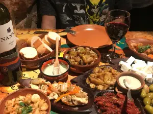 Khuska Resto Bar