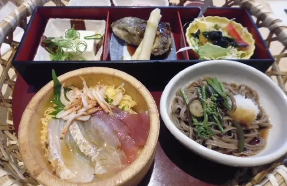 Shirokujichu Aeon Mall Hinode