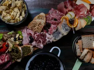 Prosciutteria Viterbo - Cantina dei Papi