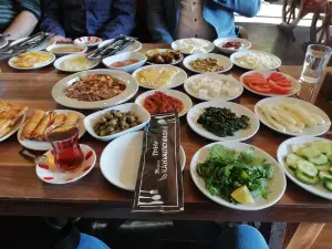 MEŞHUR KAHVALTICI KADRİ