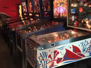 Howler's Family Restaurant and Amusements