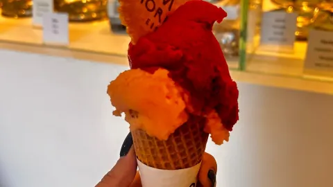 Moritz Eis Budva in บุดวา