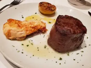 Fleming’s Prime Steakhouse & Wine Bar