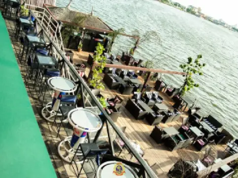 Sailor's Lounge