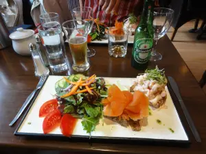 Blue Door Restaurant