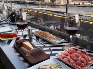 Wine Quay Bar (Porto)