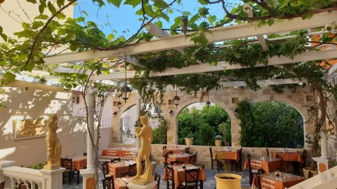 Irodion Garden Restaurant in Samos