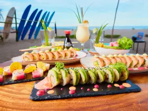 Sushi Wave by Cariblue