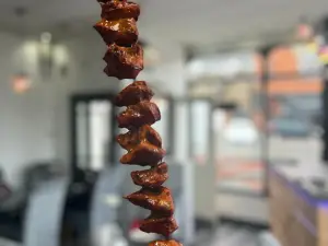 Mo's