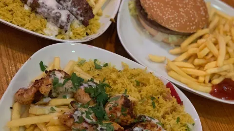 Charcoal grill in 베드퍼드