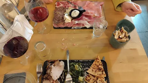 Vino al Vino - Piccola Enoteca con Bistrot in Ancona