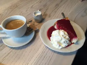 Willa Puck Cafe