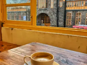Wake & Bake - Best Family Cafe Restaurants in Shimla/Best Food/Best Coffee in Restaurant in Shimla