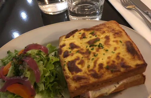 Rouje  Chez Jeanne