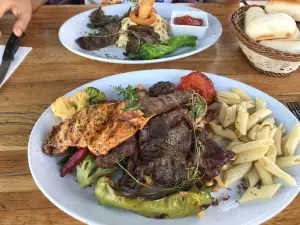 FLZ Cafe & Restaurant