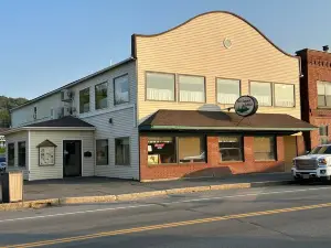 Swamp Buck Restaurant & Lounge