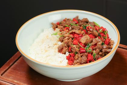 长沙五一广场荔高尊享酒店·风吹洞庭（儿时的土钵菜）