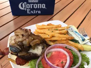 H20 Bar & Grill
