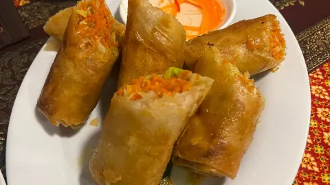 Om’s Thai in コロン